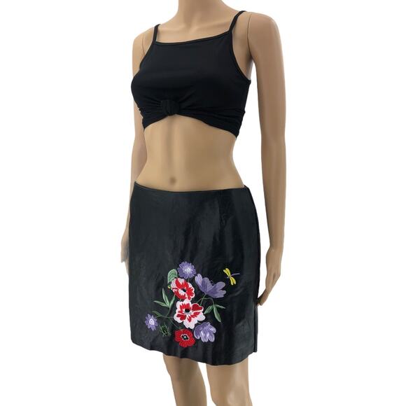 H&M Size US 10 Black Faux Leather Floral Embroidered Mini Raw Hem Biker Skirt - Picture 3 of 7